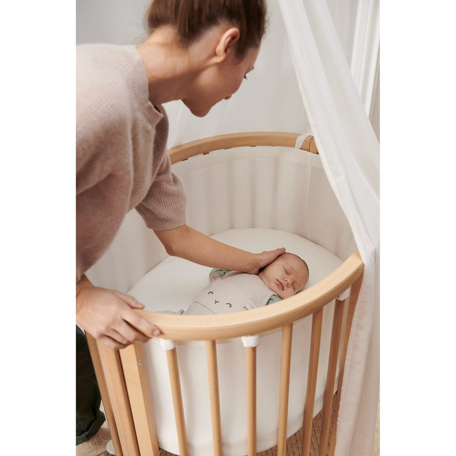Stokke® Sleepi™ Bundle Sleepi Mini inkl. Umbausatz, 2 Matratzen und Spannbettücher, Himmelstange und Himmel von Stokke