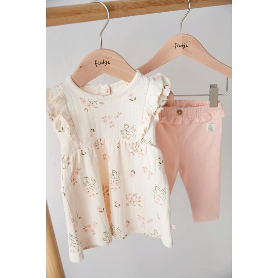 Feetje Ajour-Kleid Flügelarm Papageien Blumen