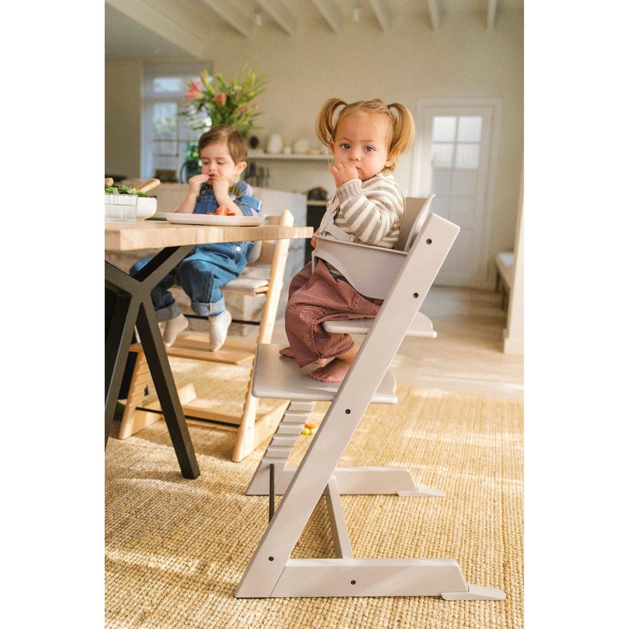 Stokke® Tripp Trapp® Bundle Treppenhochstuhl inkl. Newbornset Light Grey & Babyset
