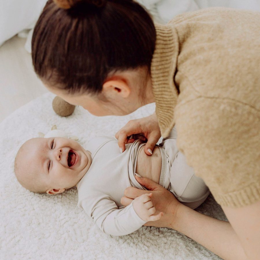 Emma & Noah Easy-on Strampler langarm mit Umschlagbündchen von emma & noah