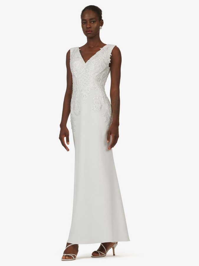 Kraimod Brautkleid mit V-Ausschnitt und Ornamentspitze