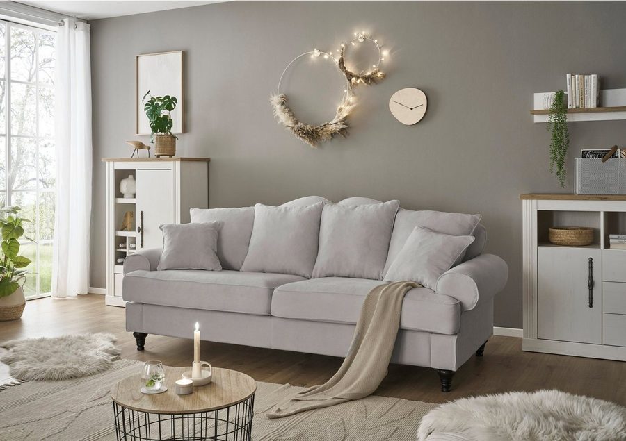 OTTO home 3,5-Sitzer Westminster, Sofa im Landhausstil, Couch mit Zierkissen, Federkern-Polsterung, gedrechselter Fuß, hochwertiger Microfaserbezug
