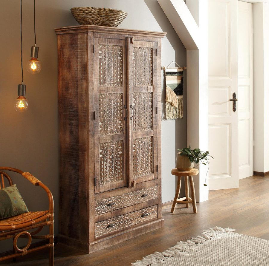 OTTO home Kleiderschrank Maneesh aus massivem Mangoholz und vielen Stauraummöglichkeiten, Höhe 190 cm