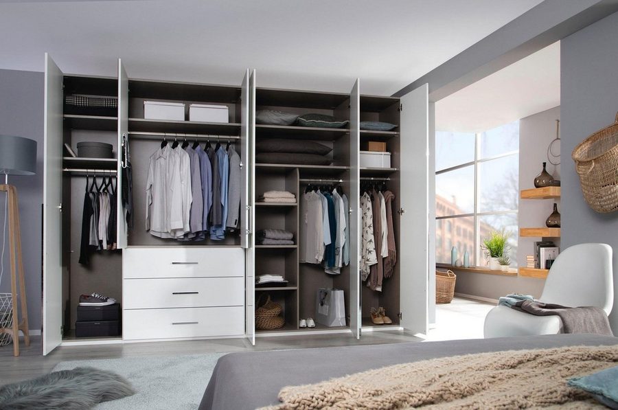 rauch Drehtürenschrank Kleiderschrank Schrank Garderobe Wäscheschrank MONTCLAR (in den Breiten 201/251/301 cm, inkl. SOFT-CLOSE-FUNKTION) mit Schubkästen und Spiegel, inkl. Wäscheeinteilung MADE IN GERMANY