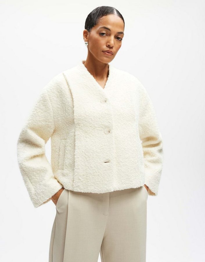 someday Jackenblazer NISABEL Regular verkürzter Blouson aus Bouclé Locker geschnitten mit Falte vorn und natürlichem Griff von someday