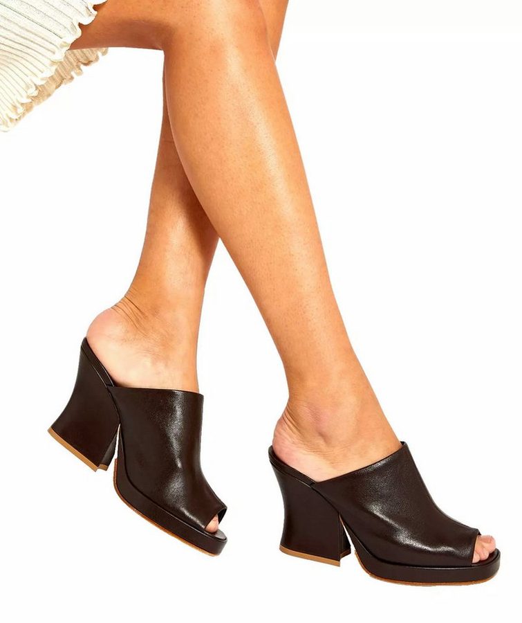 BOTTEGA VENETA Stack Absatzschuhe Mules Pantoletten Pumps Elastischem Lammleder mit natürlicher, körniger Textur