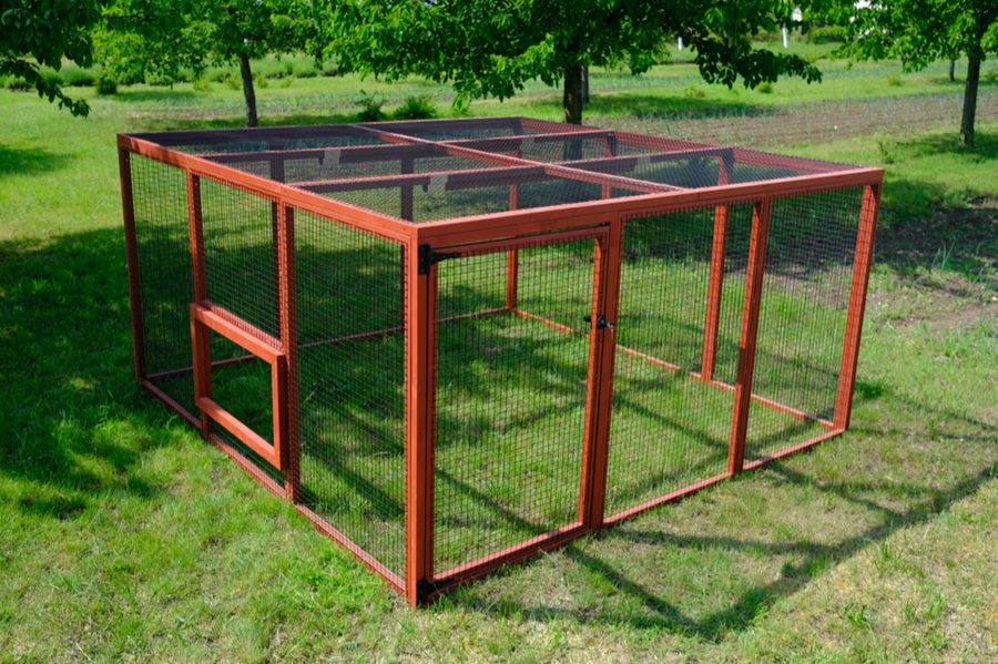 EZ Chicken Home Hühnerauslauf Gross Rot,  EZ Chicken Home 8,76 m² Hergestellt in EU von EZ Chicken Home